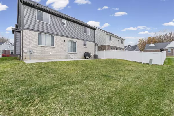 MI 48047,47359 Bayside Circle