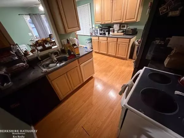 Roseville, MI 48066,29081 Senator Street