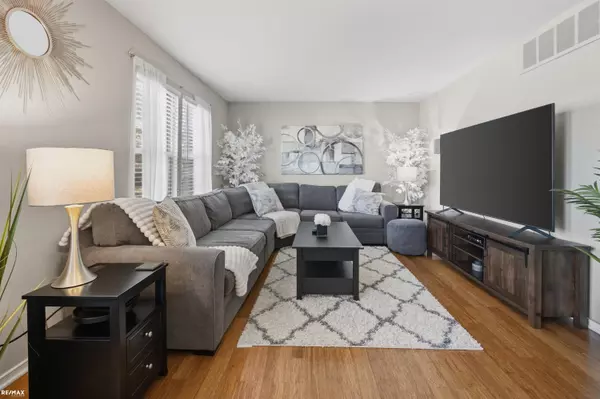 Clinton Twp, MI 48036,37686 Charter Oaks Boulevard