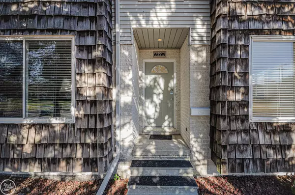 Saint Clair Shores, MI 48081,22229 E 11 Mile Road