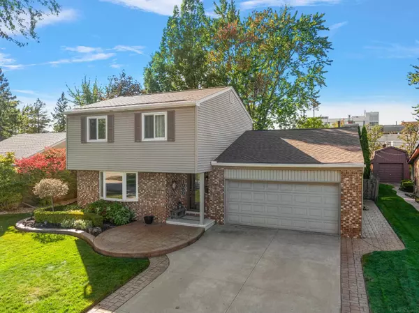 Mount Clemens, MI 48043,1050 Roslyn Road