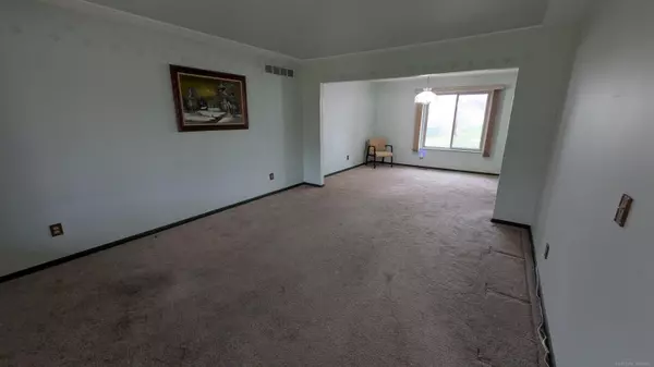 Clinton Twp, MI 48038,40203 Vincenzia Street