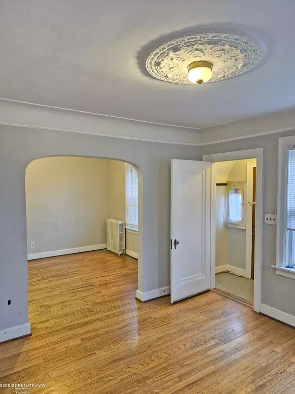 Saint Clair Shores, MI 48080,24619 Little Mack Avenue