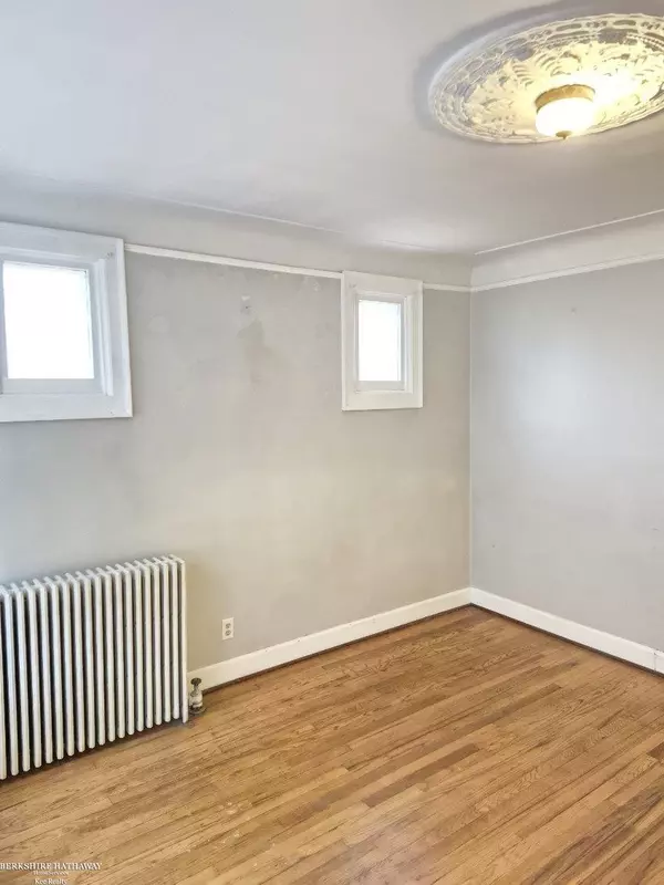 Saint Clair Shores, MI 48080,24619 Little Mack Avenue