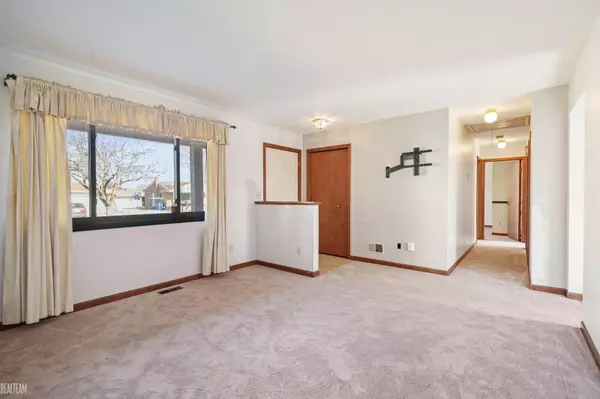 Warren, MI 48089,13696 Harthill Avenue