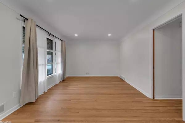 Saint Clair Shores, MI 48081,27937 Rockwood Street