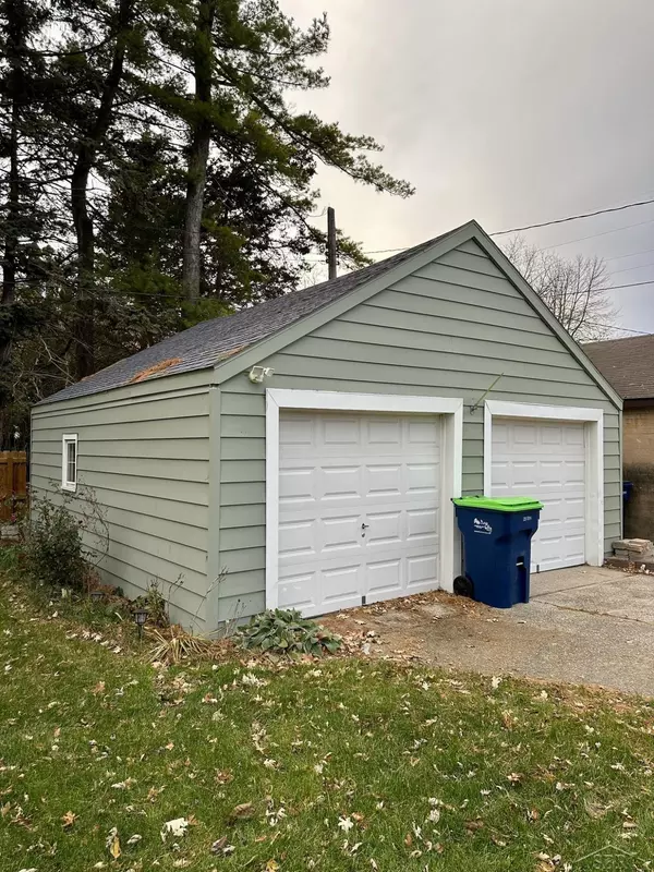 Bay City, MI 48708,1704 S Warner Street