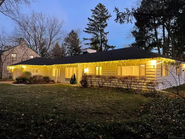 2185 W Lincoln Street, Birmingham, MI 48009