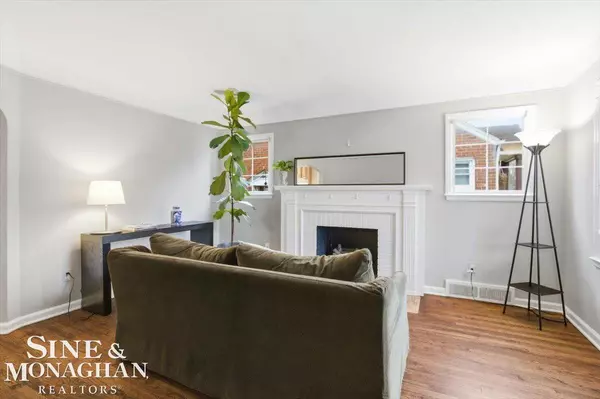 Grosse Pointe Woods, MI 48236,2025 Anita Avenue