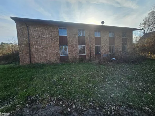 2408 W Carpenter Road, Flint, MI 48505