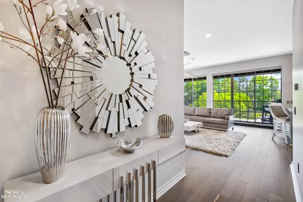 Rochester, MI 48307,804 N Main St Street