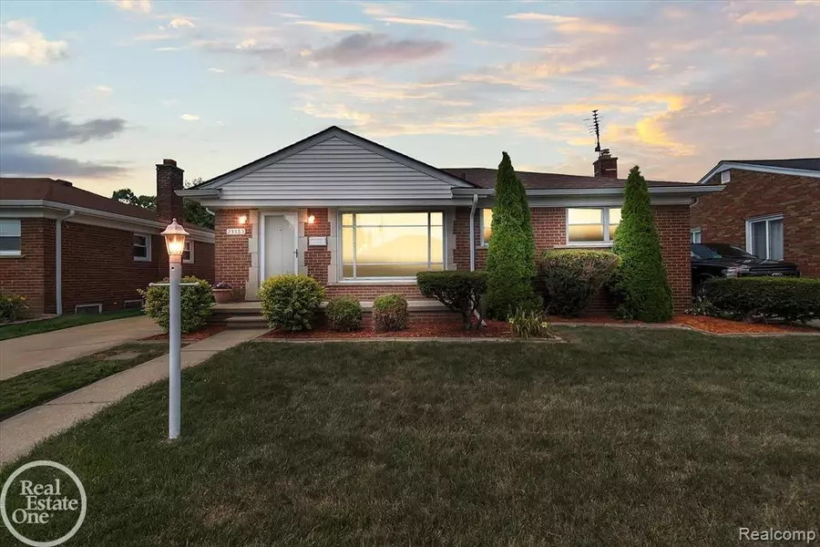 25585 Ronald Street, Roseville, MI 48066