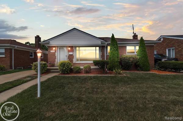 25585 Ronald Street, Roseville, MI 48066