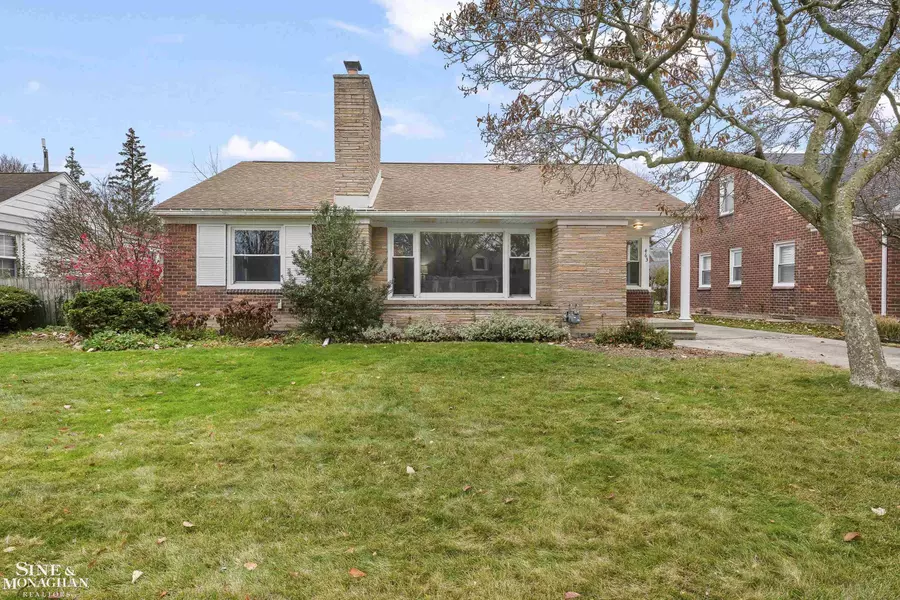 463 Colonial Court, Grosse Pointe Farms, MI 48236