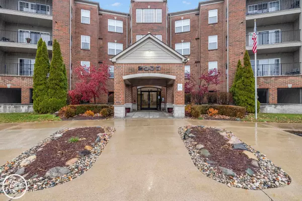 2118 Country Club Drive, Saint Clair Shores, MI 48082