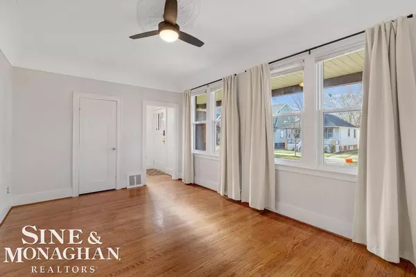 Grosse Pointe Park, MI 48230,1332 Wayburn Street