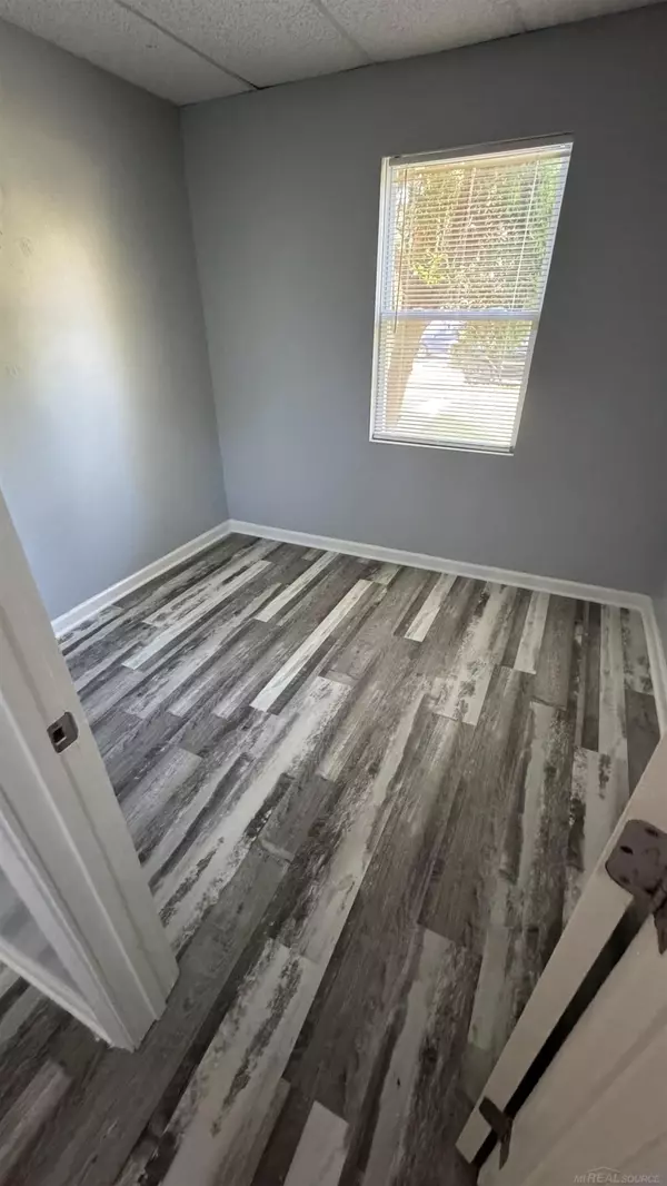 Mount Clemens, MI 48043,40 Ahrens Street