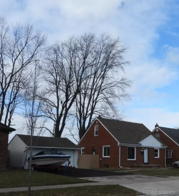 27247 Leroy Drive, Roseville, MI 48066