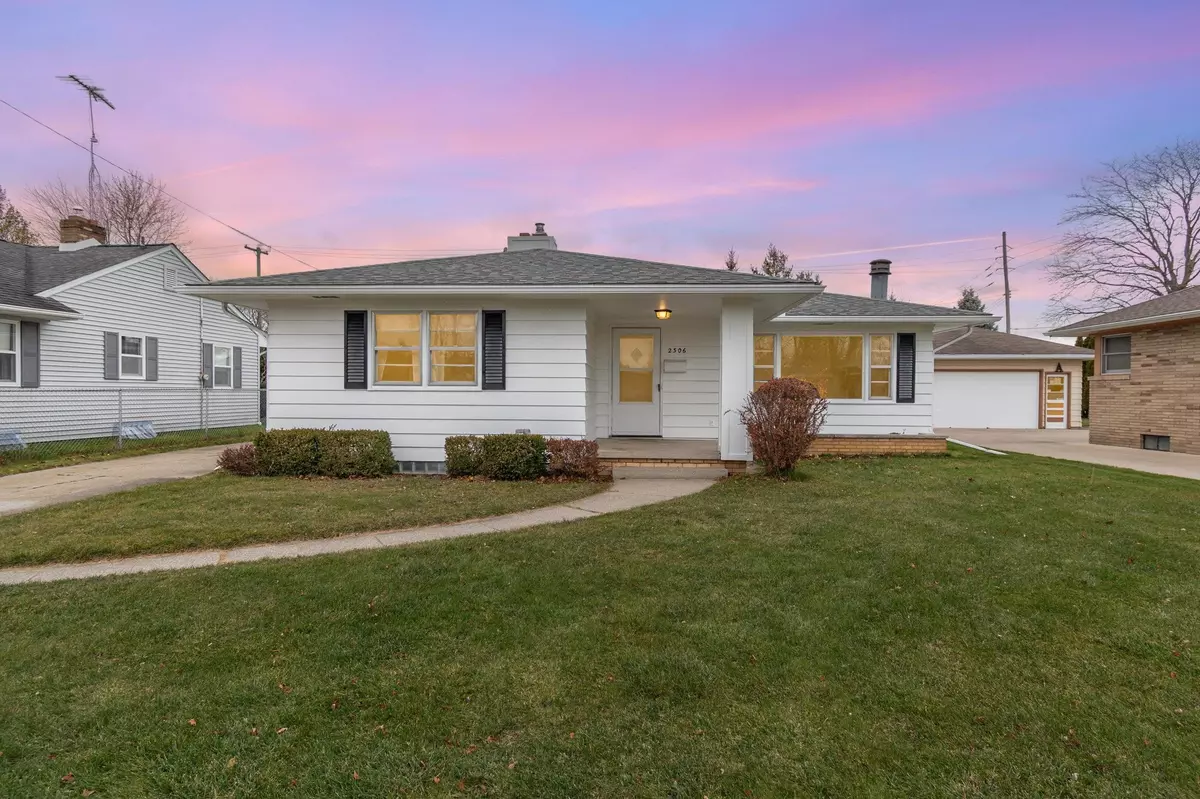 Bay City, MI 48708,2306 S Farragut Street