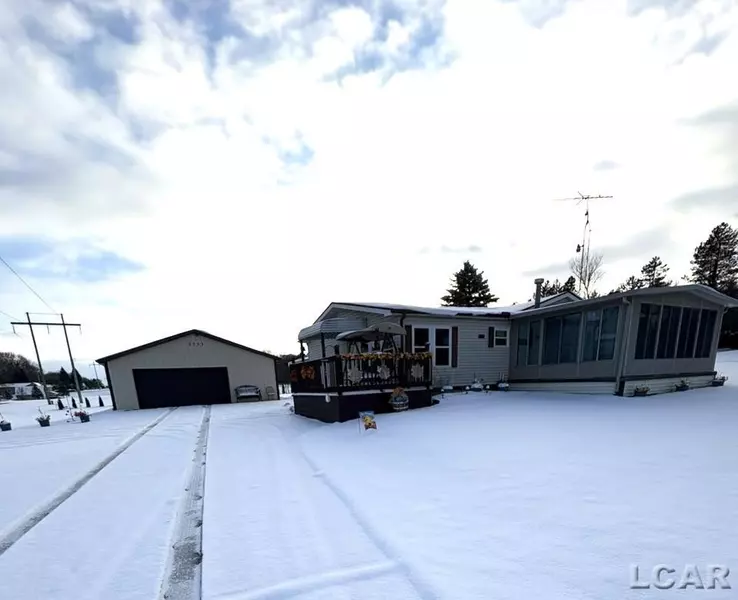 2711 E Carleton Road, Adrian, MI 49221