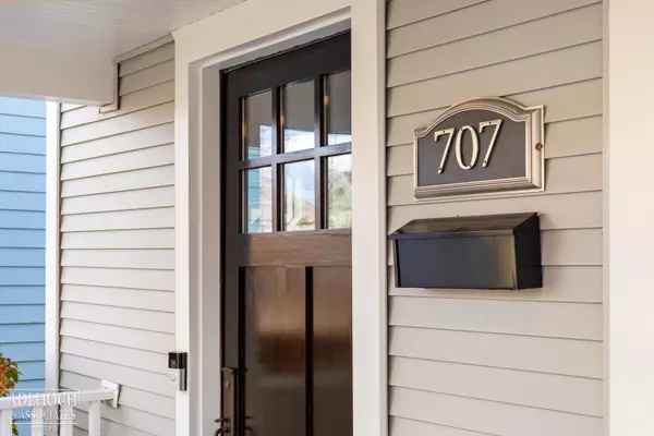 Birmingham, MI 48009,707 Wallace Street