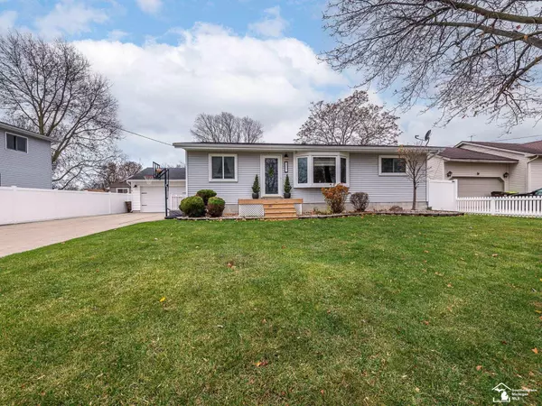 916 Cherry Street, Monroe, MI 48161