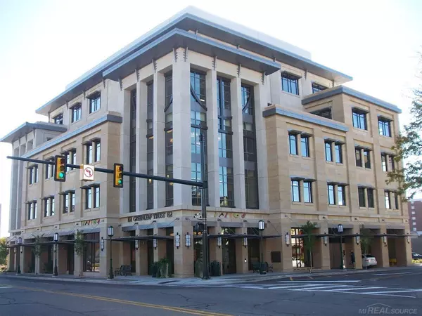 34977 Woodward Avenue, Birmingham, MI 48009