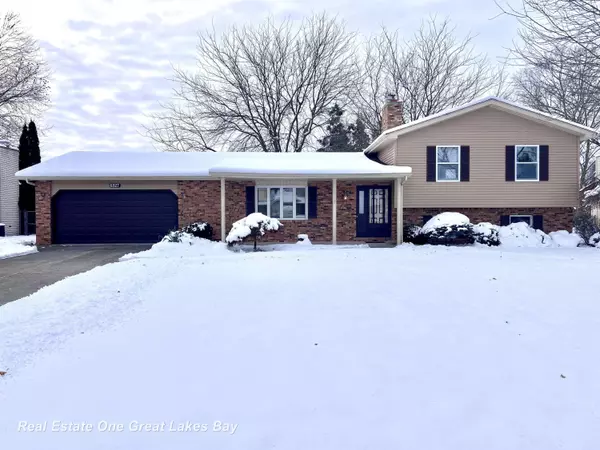 6327 Paddock Lane, Saginaw, MI 48603