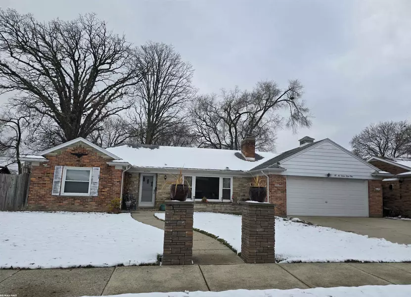 26731 Parkington Street, Roseville, MI 48066
