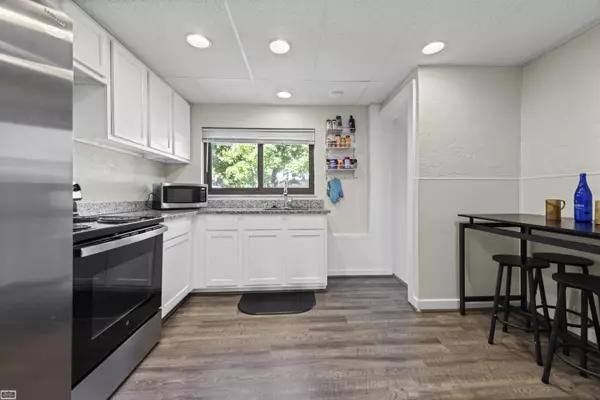 Mount Clemens, MI 48043,35 Michigan Street