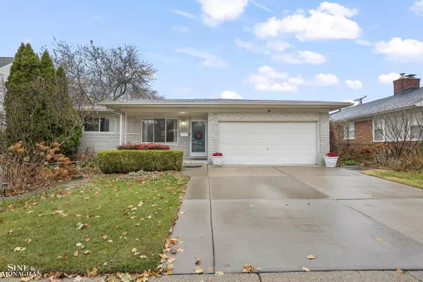 22201 Benjamin Street, Saint Clair Shores, MI 48081