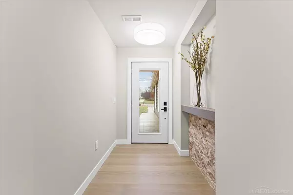 Waterford, MI 48329,3460 Clayton Avenue