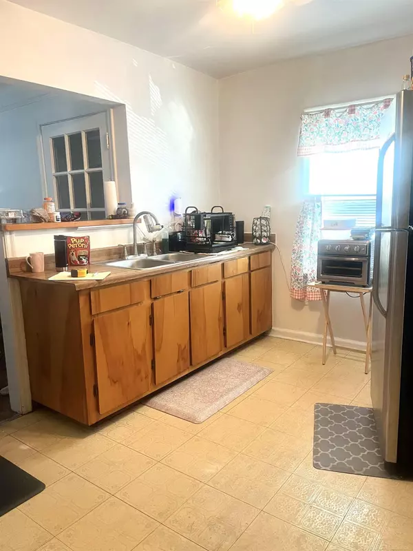 Detroit, MI 48205,20577 Fairport Street