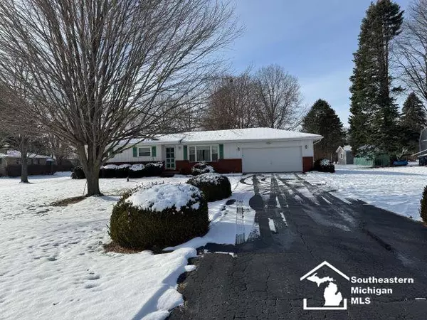 10935 Strasburg Road, Erie, MI