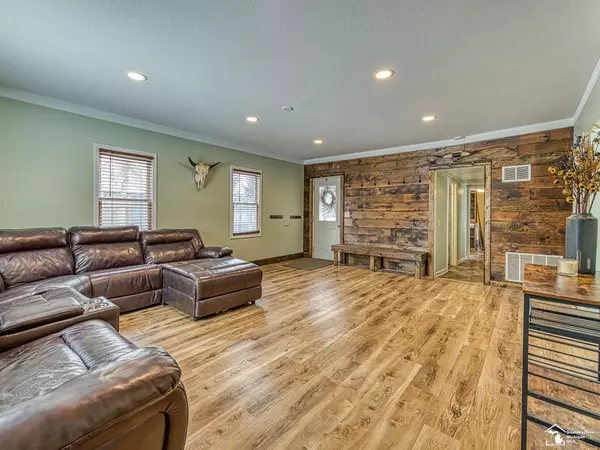 Petersburg, MI 49270,196 E Walnut Street