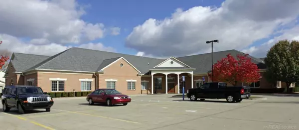 38550 Garfield Road, Clinton Twp, MI 48038