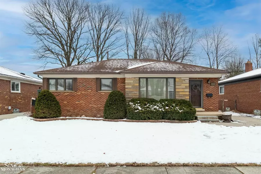 26118 San Rosa Drive, Saint Clair Shores, MI 48081