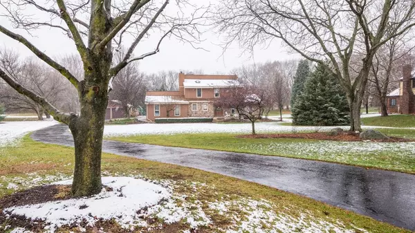 8727 Sleepy Hollow Drive, Saline, MI 48176