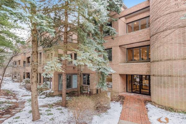 3000 Glazier Way #120, Ann Arbor, MI 48105