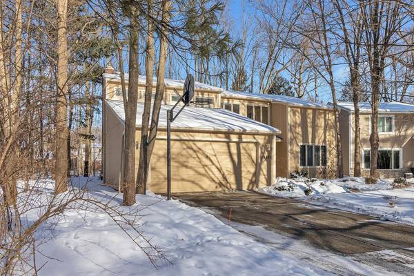 Ann Arbor, MI 48105,1485 N Folkstone Court