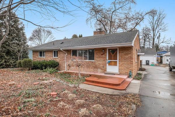 115 Gralake Avenue, Ann Arbor, MI 48103