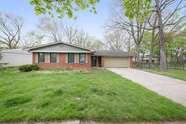 2823 Pebble Creek Drive, Ann Arbor, MI 48108