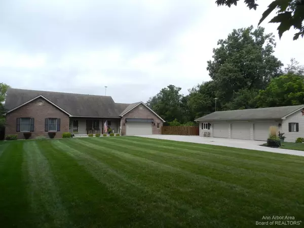 11157 Village Lane, Clinton, MI 49236