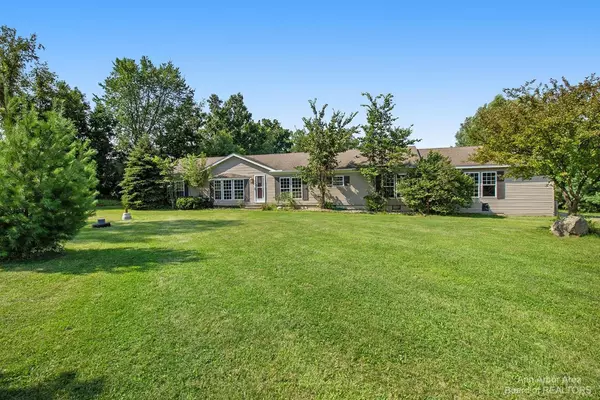 8234 Coon Lake Road, Gregory, MI 48137