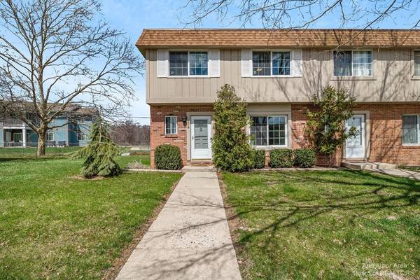 378 Riverbend Drive #39, Milan, MI 48160