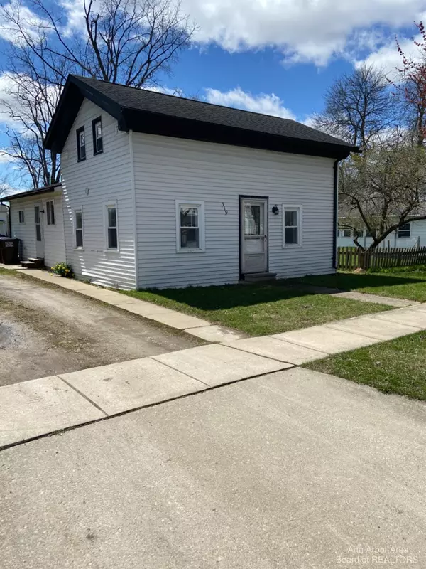 319 W Franklin Street, Clinton, MI 49236