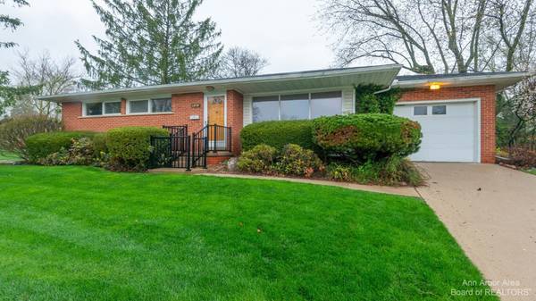 1816 Dunmore Road, Ann Arbor, MI 48103