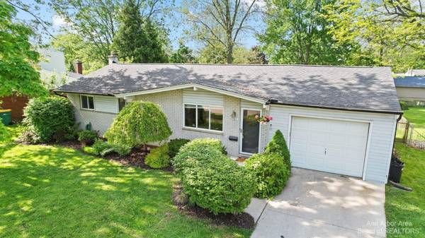 167 Wallace Drive, Saline, MI 48176