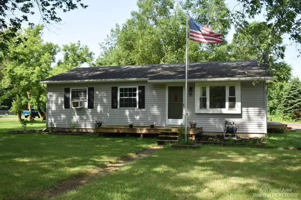 10085 Plank Road, Maybee, MI 48159
