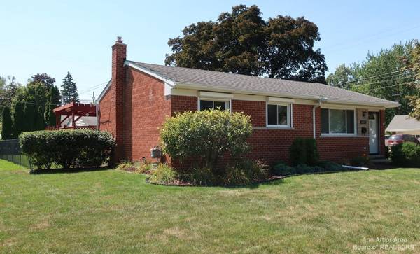 28897 John Hauk Street, Garden City, MI 48135